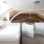 Mezzanine Magic, Bondi Junction