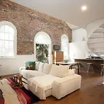 Mezzanine Magic, Bondi Junction